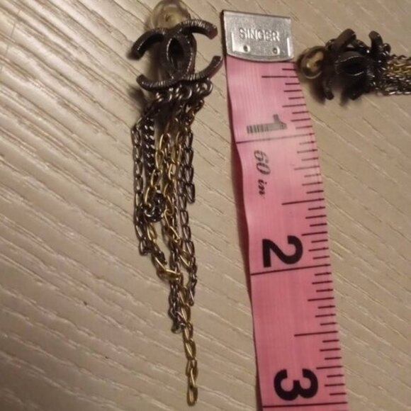 Chanel Clip-on Earrings Gunmetal and Gold Chain Interlocking CC's - Picture 15 of 16